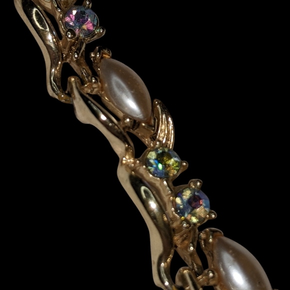 VTG Gold Plated Faux Pearl & Aurora Rhinestones Necklace by B.S.K. Stamped - Picture 5 of 5